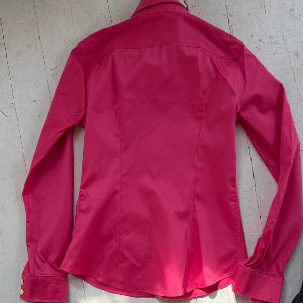 Banana Republic woman’s Bright Pink Non-Iron Dress Shirt - Picture 4 of 4
